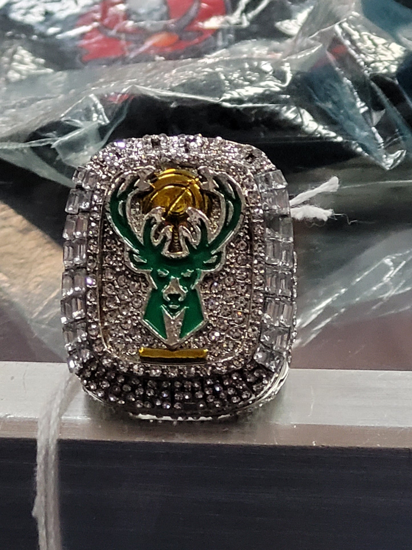 MILWALKIE BUCS NBA CHAMP RING